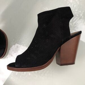 Gianni Bini Black Heeled Boots